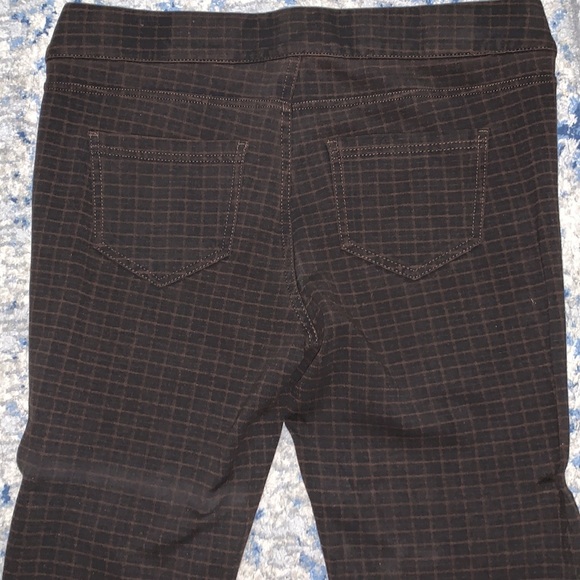 Liverpool Jeans Company dark brown and light brown plaid skinny pants.  Size 8 - Picture 2 of 7